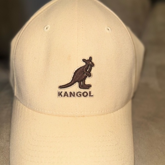 Kangol Blue FlexFit Wool Blend White Cap - Vintage Y2K StretchBack Hat - Picture 1 of 3
